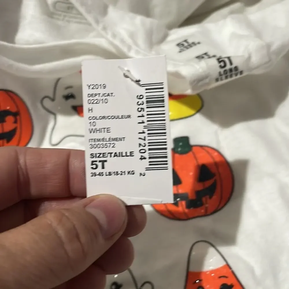 Childrens place 5t white hi low Halloween graphic t daddy’s under my spell nwt